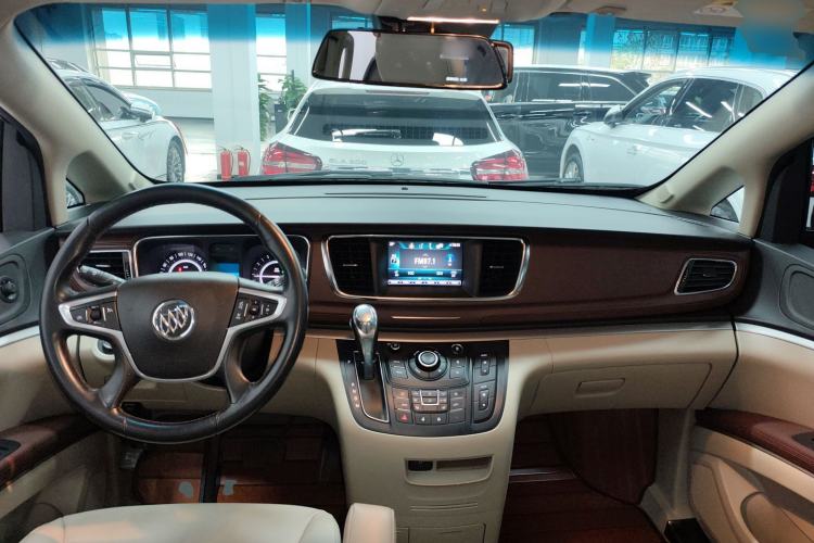 Used Buick GL8 2017 25S Prestige Version China V Standard Center Console