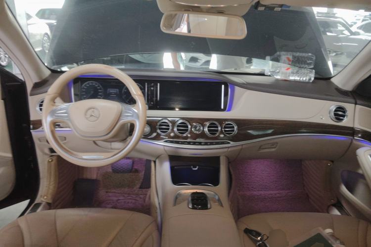 Used Mercedes-Benz S-Class 2014 S 320 L Business Model Center Console