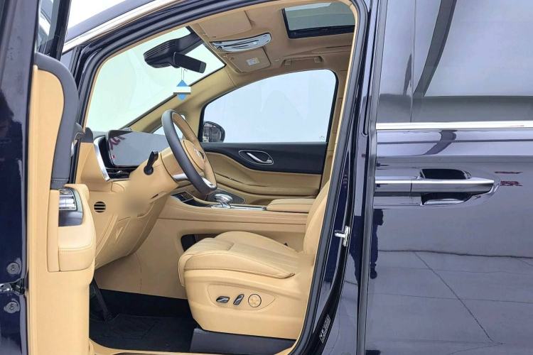 Used VOYAH Dream 2024 PHEV Extended-Range Premium Edition Left Front Seat