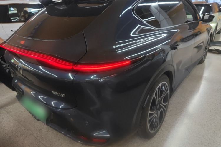 Used IM LS7 2023 100kWh Lux Rear-Drive Version Rear Right 45 Deg