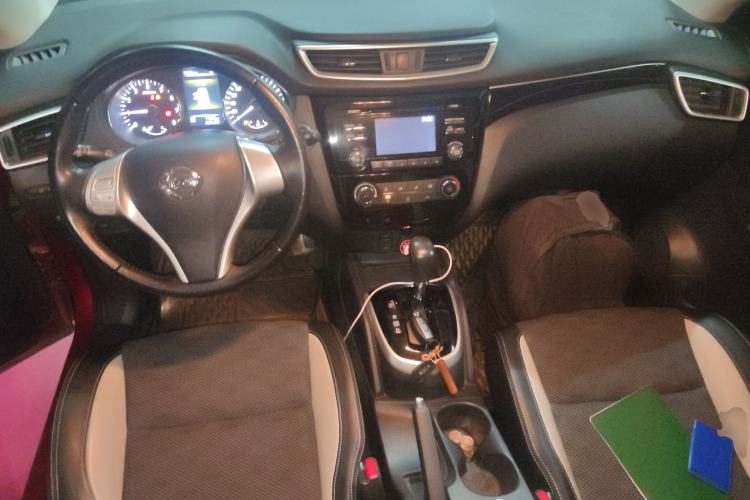 Used Nissan Qashqai 2016 2.0L CVT Luxury Edition Center Console