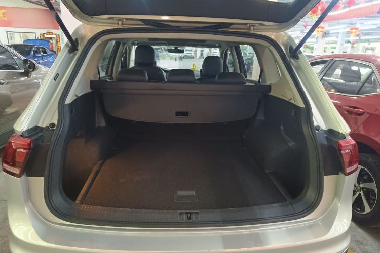 Used Volkswagen Tiguan L 2018 330TSI Automatic Two-Wheel Drive Luxury Edition