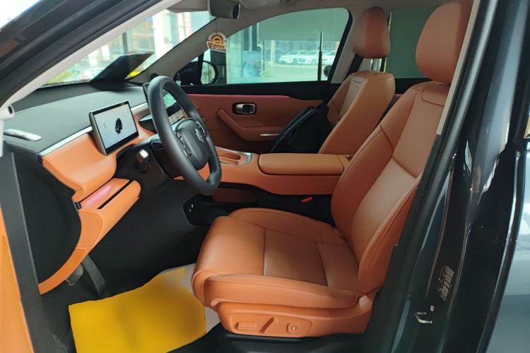 Used Leapmotor C16 2026 Extended-Range 280 LiDAR Zhizun Edition 6 Seats Left Front Seat