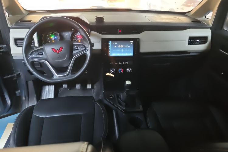 Used Wuling Zhengcheng 2021 1.5T Manual Luxury Version
