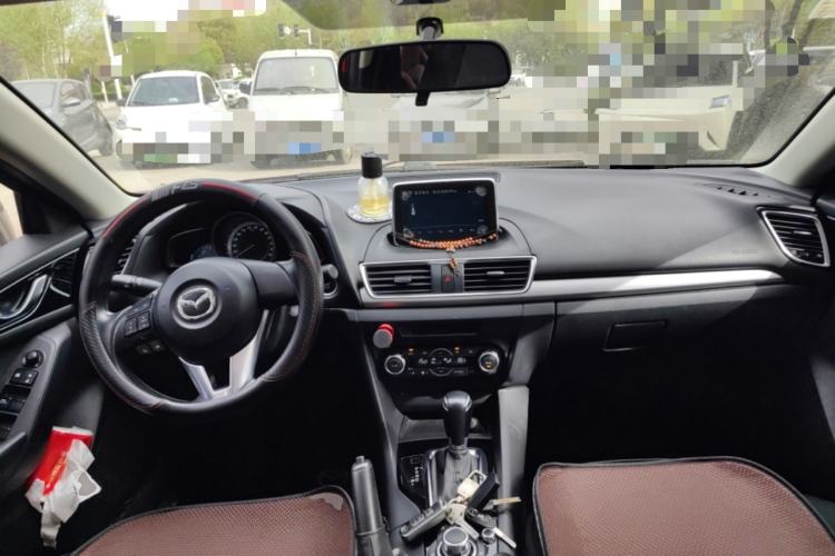 Used Mazda 3 Axela 2016 Sedan 1.5L Automatic Luxury Model
