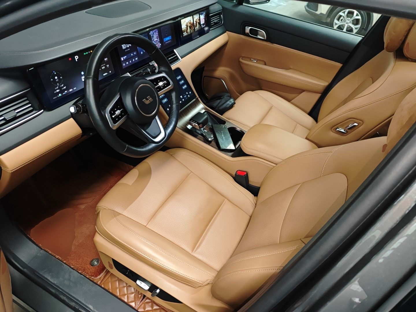 Переднее сиденье в автомобиле