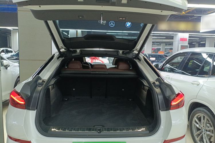 Used BMW X6 2020 xDrive40i Luxury Model with M Sport Package
