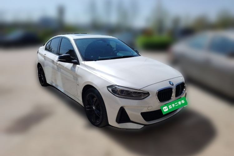 Used BMW 1 Series 2019 118i M Sport Package Front Right 45 Deg
