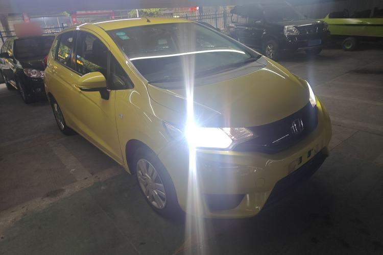 Used Honda Fit 2014 1.5L LX CVT Comfort Model Front Right 45 Deg