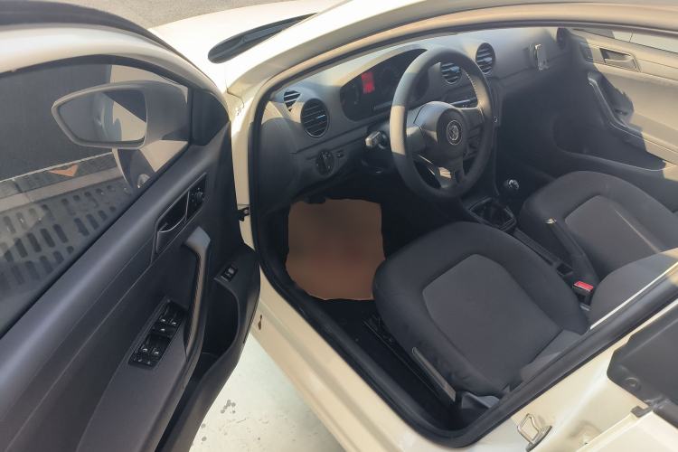 Used Volkswagen Jetta 2015 Value Edition 1.6L Manual Fashionable Style
