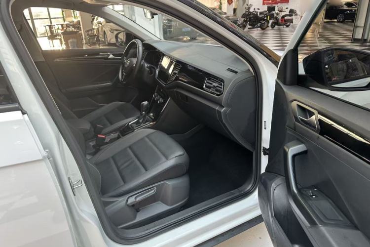 Used Volkswagen T-ROC 2021 280TSI DSG Two-Wheel Drive Elite Connect Edition
