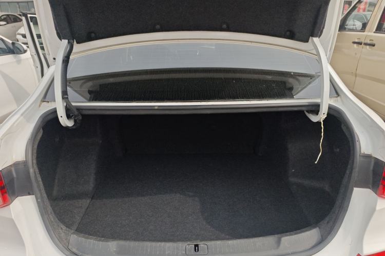 Used Chevrolet Monza 2020 Light Hybrid Redline 320T Dual-Clutch Thrilling Edition Trunk