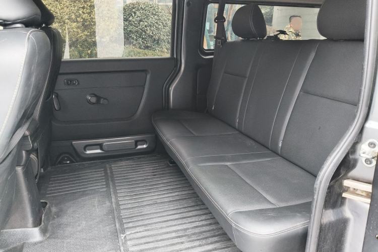 Used Jinbei Gold Hiace 2021 1.5L Passenger Vehicle Travel Lion 5-Seater
