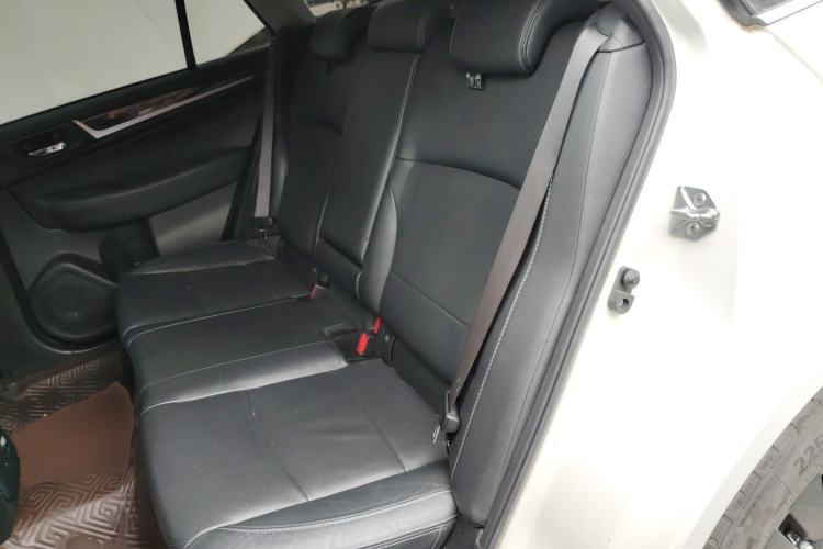 Used Subaru Outback 2015 2.5i Luxury Navigation Edition Left Rear Seat