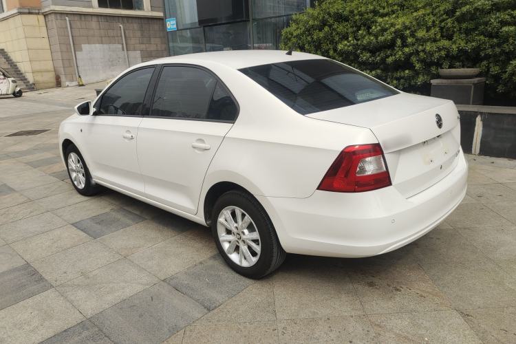 Used Skoda Rapid 2015 1.6L Manual Smart Selection Model