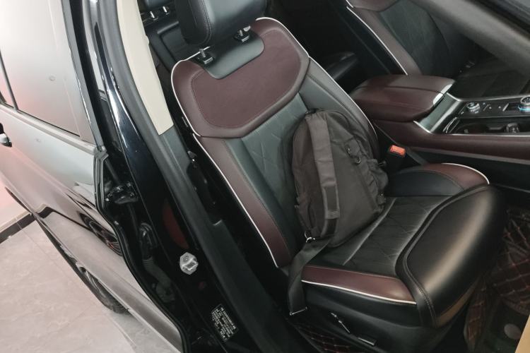 Used Ford Explorer 2023 EcoBoost 285 Four-Wheel Drive Titanium Edition 7-Seater
