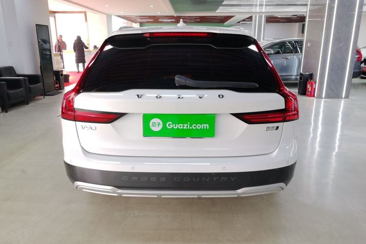 Used Volvo V90 2021 Cross Country B5 AWD Smart Range Edition