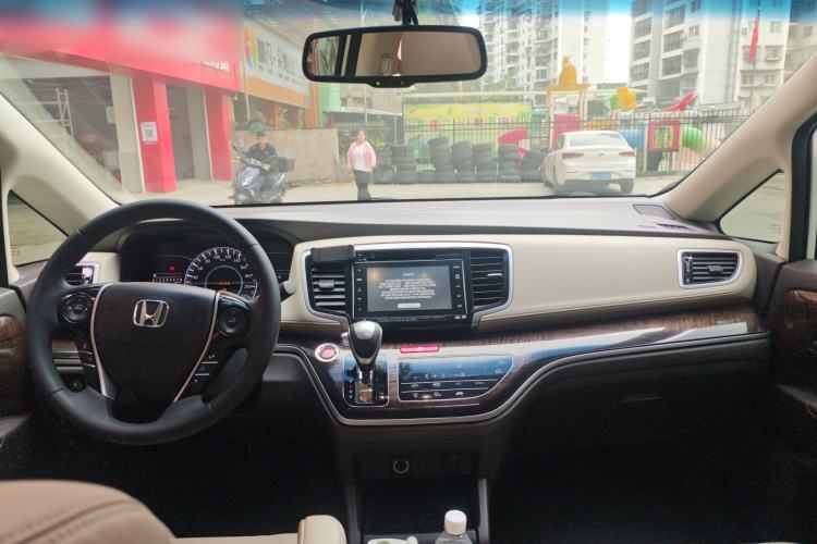 Used Honda Odyssey 2015 2.4L Supreme Edition Center Console