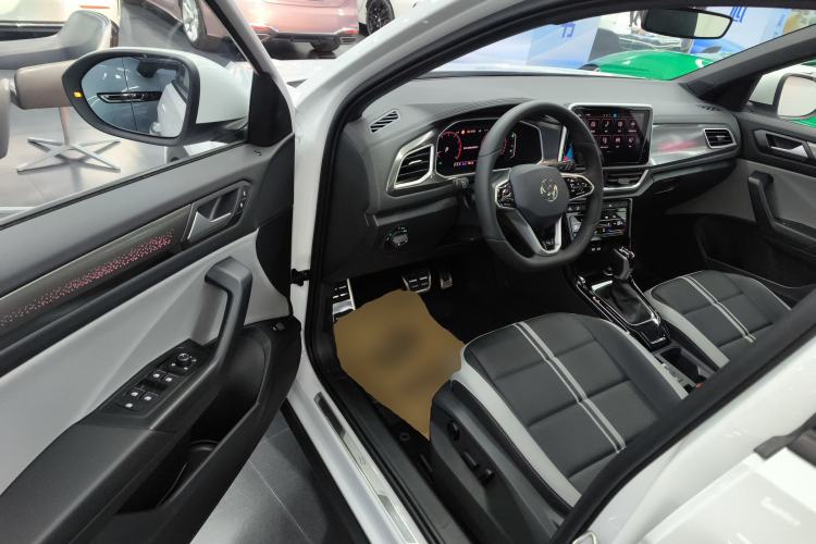 Used Volkswagen T-ROC 2025 Facelifted 300TSI DSG Two-Wheel-Drive Chen Guang Edition Driver Seat