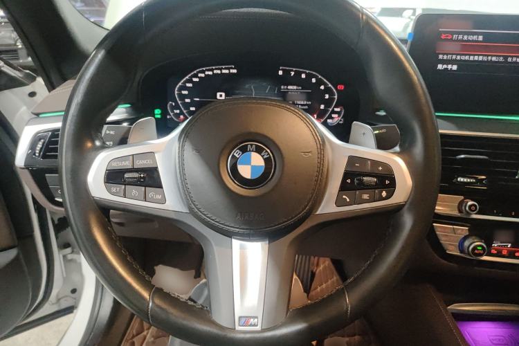 Used BMW 5 Series 2022 Second Facelift 530Li Luxury Version M Sport Package Steering Wheel