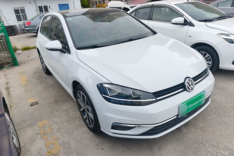 Used Volkswagen Golf 2020 280TSI DSG Luxury Edition Front Right 45 Deg