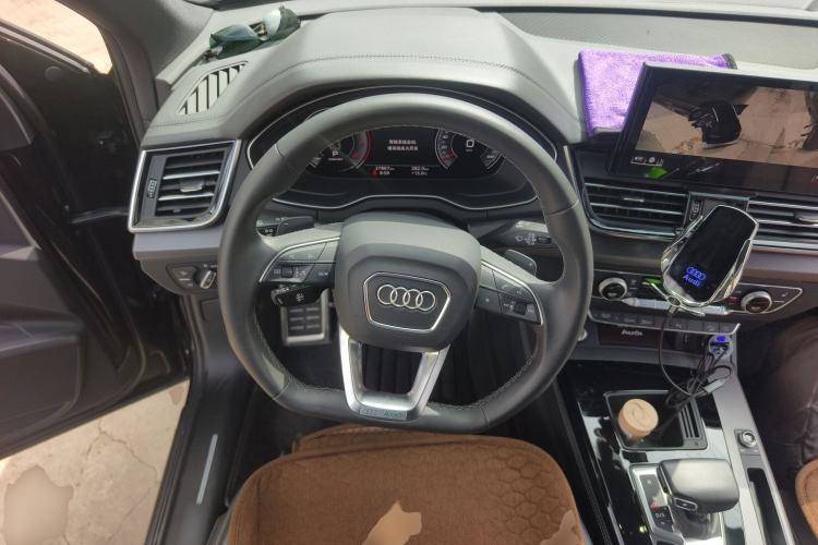 Used Audi Q5L 2023 40T Luxury Dynamic Model Steering Wheel
