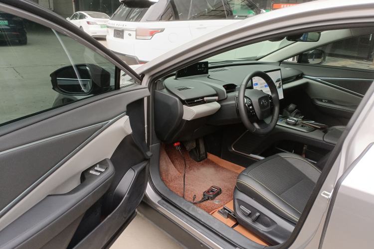 Used Toyota bZ5 2025 Model 550 PRO
