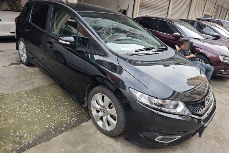 Used Honda Jade 2013 1.8L automatic Comfort version 6 seats
