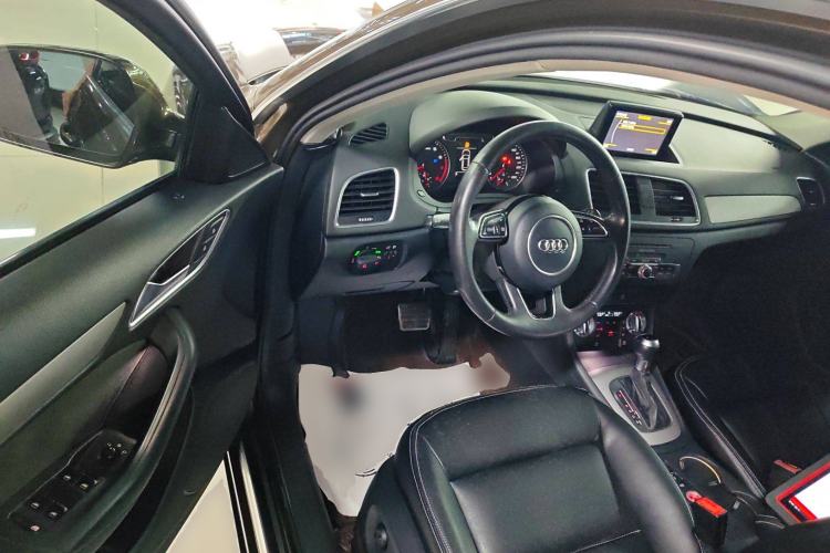 Used Audi Q3 2015 30 TFSI Ambition Edition Driver Seat