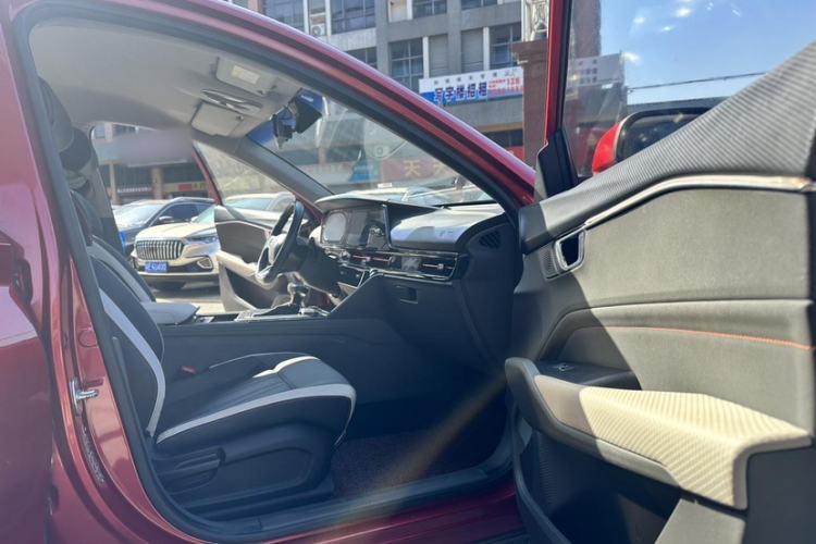 Used Baojun RC-6 2019 1.5T CVT 24-Hour Online Luxury Edition