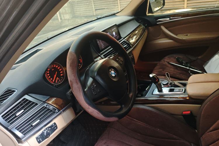 Used BMW X5 2011 xDrive35i Luxury Model
