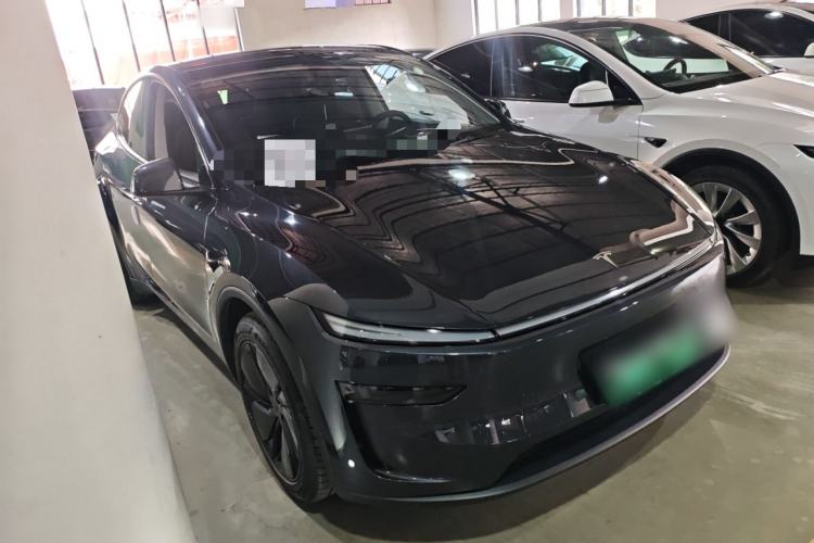 Used Tesla Model Y 2025 Long-Range All-Wheel-Drive Version
