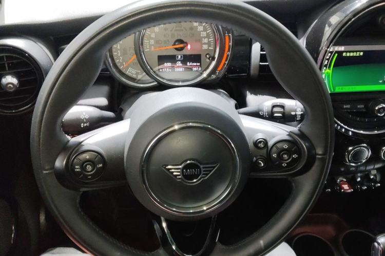 Used MINI 2019 1.5T COOPER Classic Edition Five-Door Version
