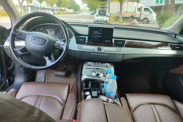 Used Audi A8 2014 A8L 45 TFSI quattro Comfort model Center Console