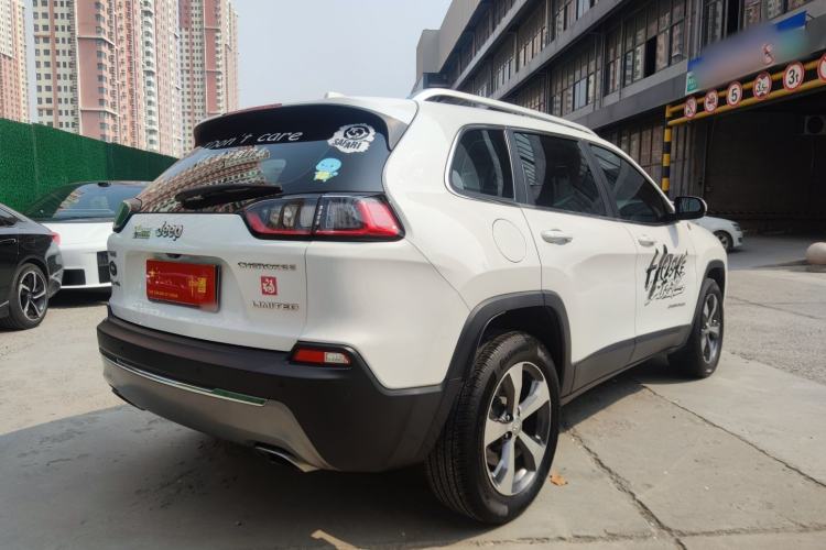 Used Jeep Cherokee 2019 2.0T Four-Wheel Drive Explorer Edition China V
