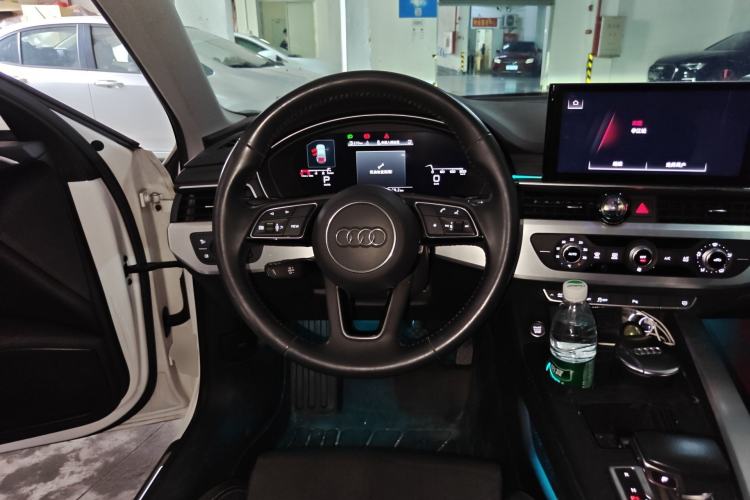 Used Audi A4L 2020 40 TFSI Fashion Dynamic Model Steering Wheel