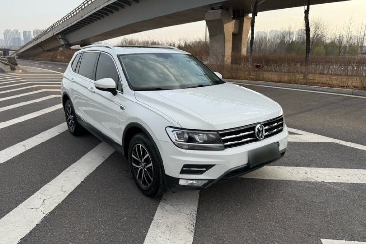Used Volkswagen Tiguan L 2018 330TSI Automatic Two-Wheel Drive Luxury Edition Exterior 3