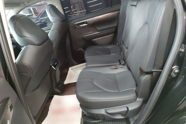Used Toyota Highlander 2024 2.5L Smart Electric Hybrid Dual-Engine Four-Wheel Drive Prestige Version – 7 Seats