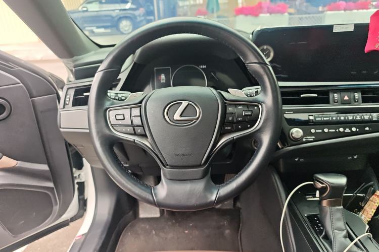 Used Lexus ES 2022 300h Excellence Edition