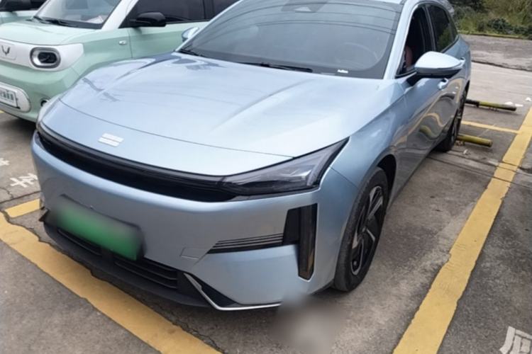 Używany Geely Galaxy L6 2025 EM-i 140km Starship Edition