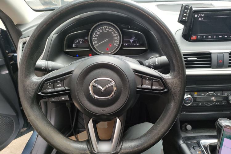 Used Mazda 3 Axela 2017 Sedan 1.5L Automatic Luxury Model Emission Standard China V Steering Wheel