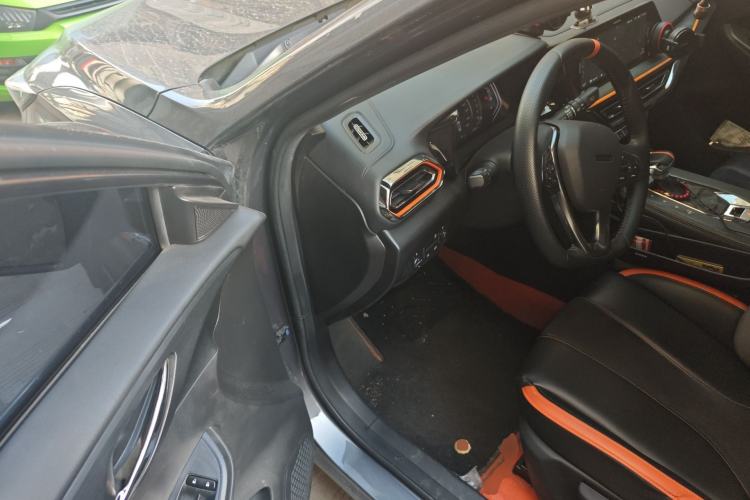 Used CHANGAN OSHAN X5 2022 Sport Edition 1.5T DCT Cyclone Assault Driver Seat