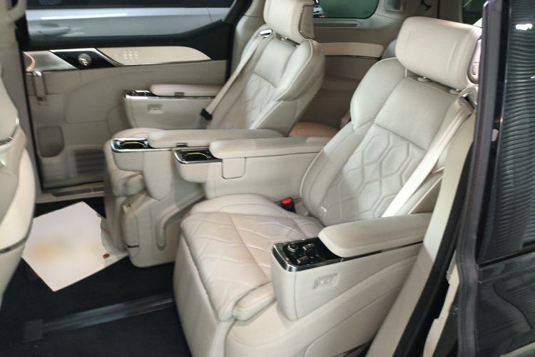 Used Volvo EM90 2025 Ultra Six-Seater Left Rear Seat