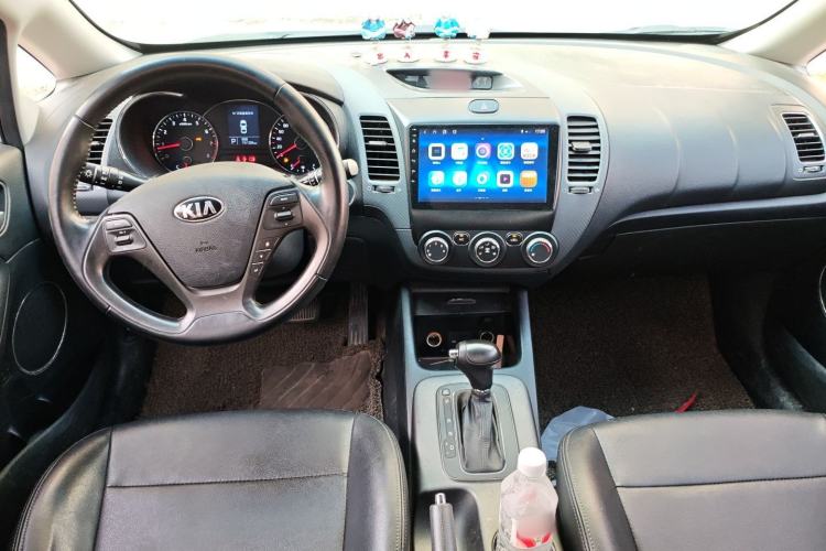 Used Kia K3S 2014 1.6L Automatic GLS Center Console