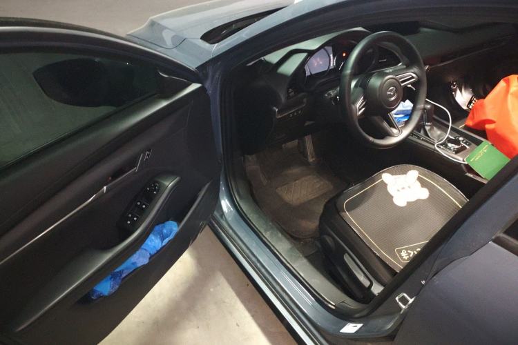 Used Mazda 3 Axela 2022 2.0L Automatic Zhiqing Edition Driver Seat