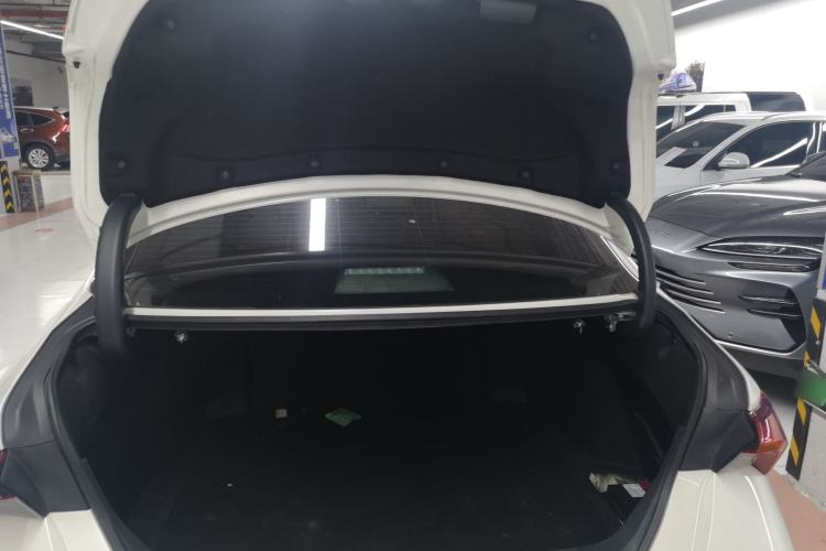 Used Toyota Avalon 2019 Dual-Engine 2.5L Luxury Edition China VI Standard