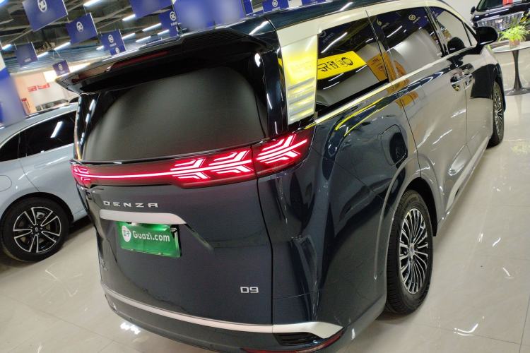 Used Denza D9 2022 DM-i 970 Four-Wheel Drive Flagship Model
