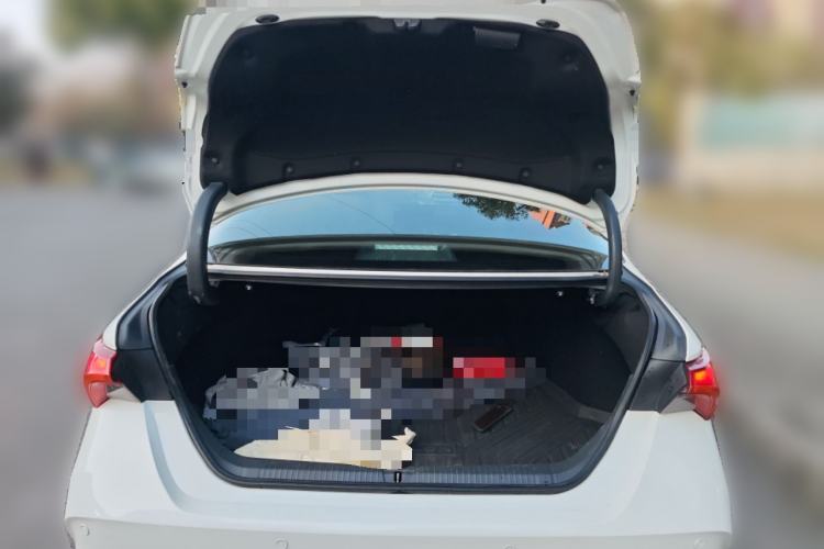 Used Toyota Avalon 2019 Dual-Engine 2.5L Luxury Edition China VI Standard Trunk