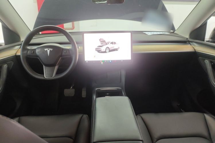 Used Tesla Model Y 2022 Long-Range All-Wheel-Drive Version