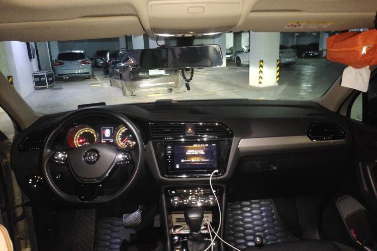 Used Volkswagen Tiguan L 2019 Updated Version 330TSI Automatic Two-Wheel Drive Panoramic Comfort Edition China VI Standard
